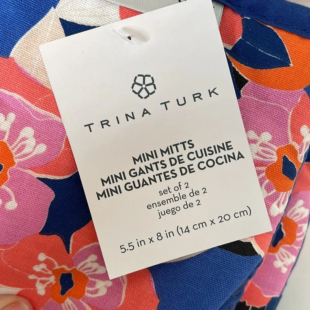 Trina Turk 3 Pc Narcissus Kitchen Linens Set. Table Runner, Towels, Oven Mitts